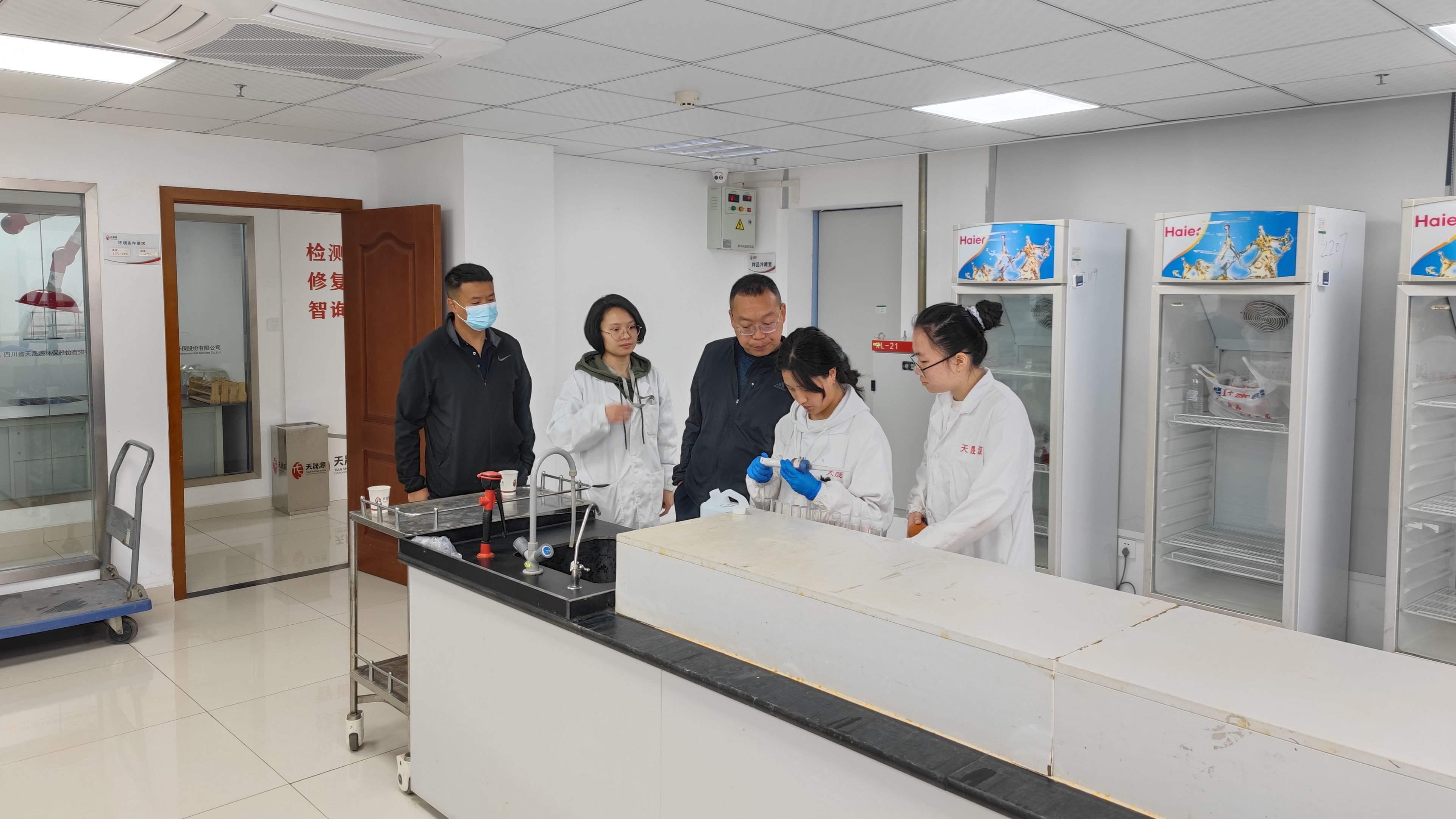 甘孜州巴塘生態(tài)環(huán)境局領導蒞臨天晟源環(huán)保調研交流