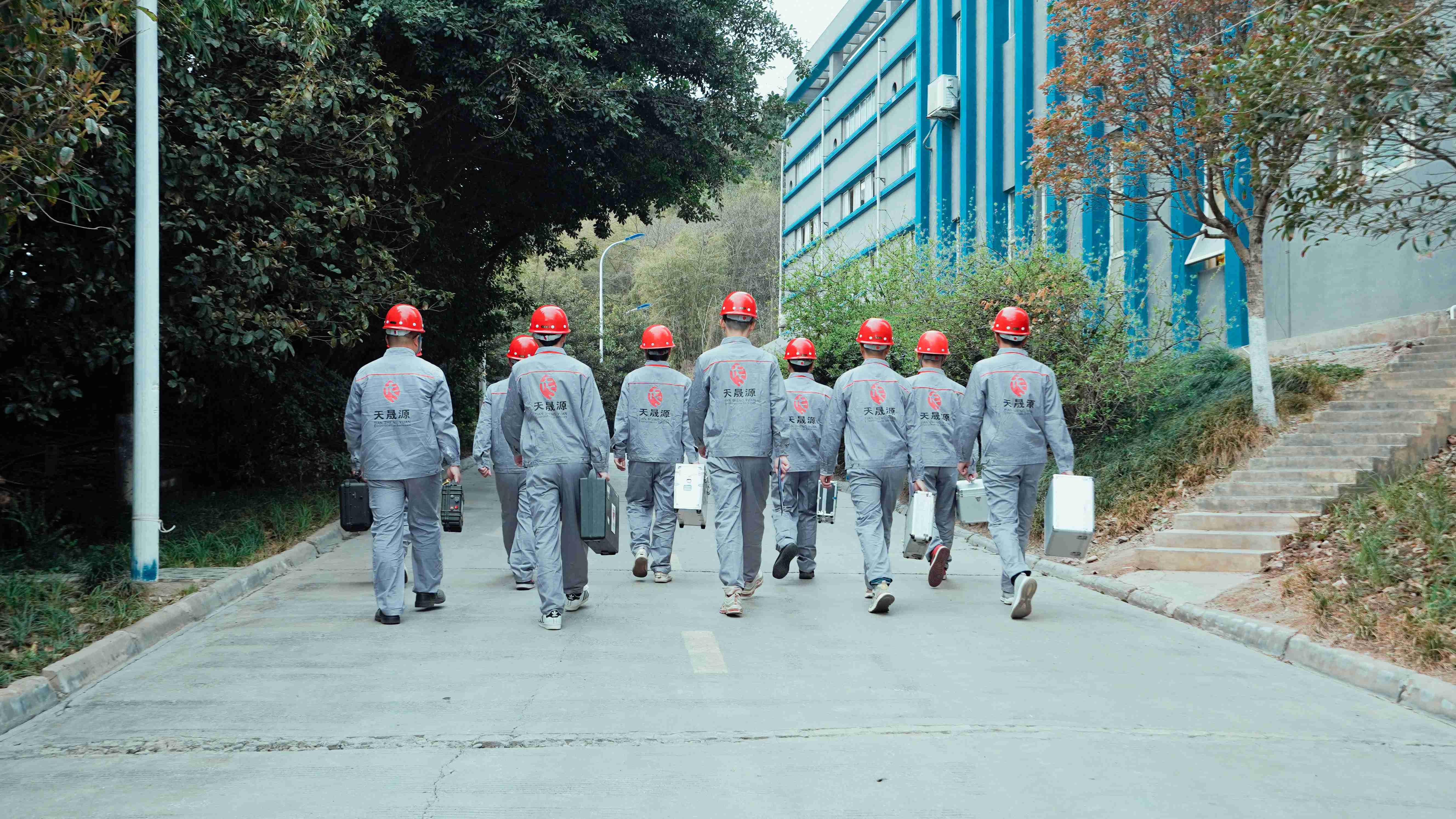 奮戰(zhàn)五一︱青年力量樹榜樣，敢為先鋒立模范